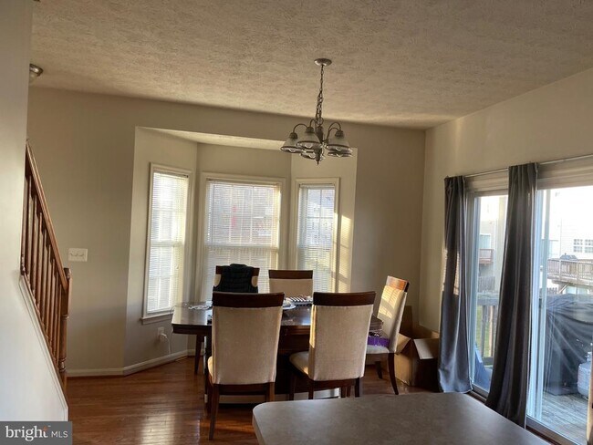 Building Photo - 201 Windjammer Ct