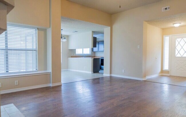 Foto del edificio - 6114 Cliffbrier Dr