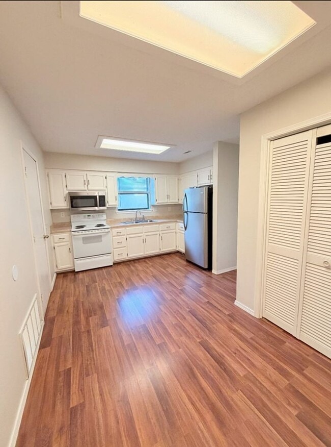 Building Photo - 3 Bedroom Single Family Home In Bentonville!