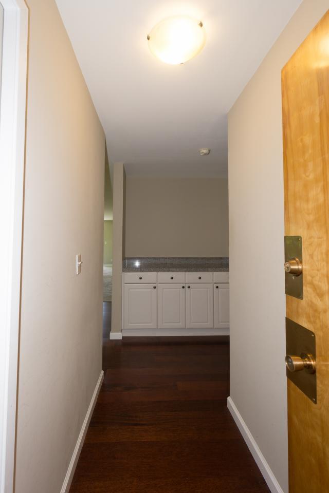 Building Photo - 2 bedroom in Seattle WA 98105