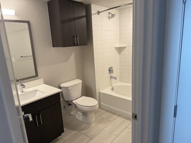 Foto del edificio - 4400 S Syracuse St