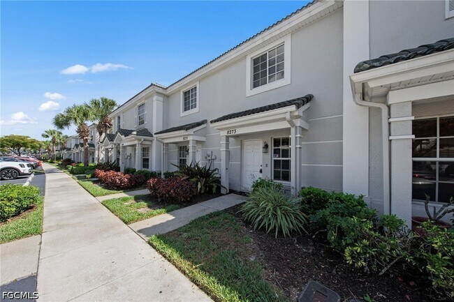Building Photo - 8273 Pacific Beach Dr