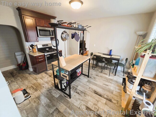 Building Photo - 55 Gorham St