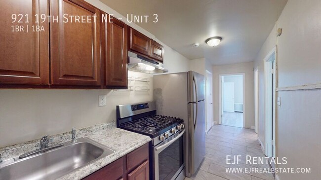 Foto del edificio - 921 19th St NE