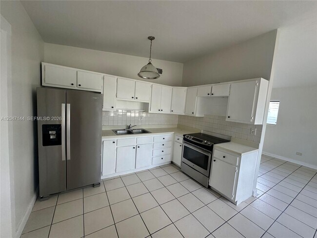 Foto del edificio - 821 SW 2nd St