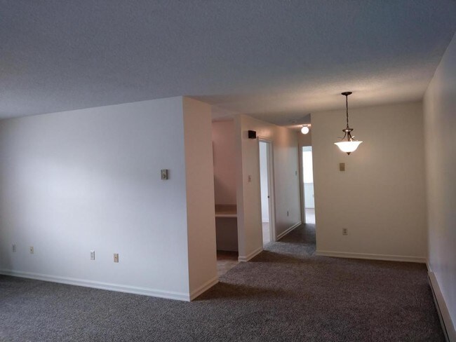 Building Photo - 350 Girio Terrace