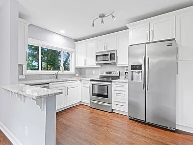 Building Photo - 431 Deckner Ave SW