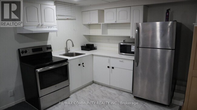 Photo du bâtiment - 1556 Dellbrook Ave
