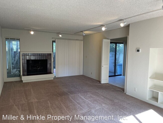 Building Photo - 4 br, 2.5 bath House - 1751 Deer Creek Ct