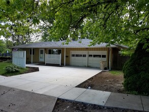 Building Photo - 2110 NW 13th St