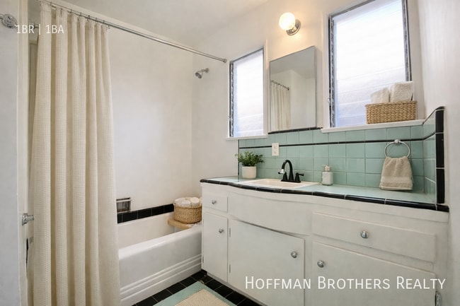 Foto del edificio - 1232 Ridgeley Dr