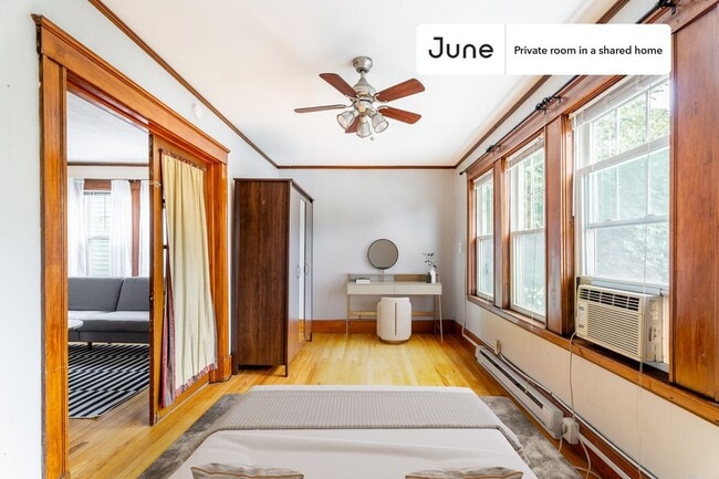 Private bedroom in 4 bed/1.5 bath Home - Private bedroom in 4 bed/1.5 bath Home