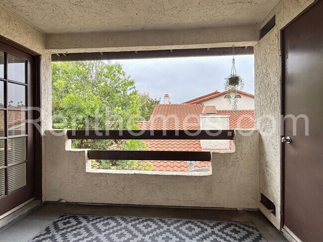 Foto del edificio - 2425 Cranston Dr