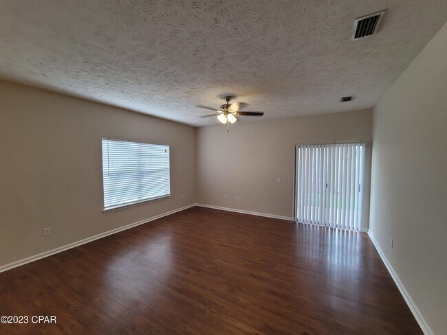 Building Photo - 5200 Joshua Ln