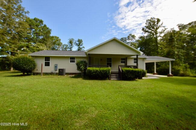 Foto del edificio - 1527 Catherine Lake Rd
