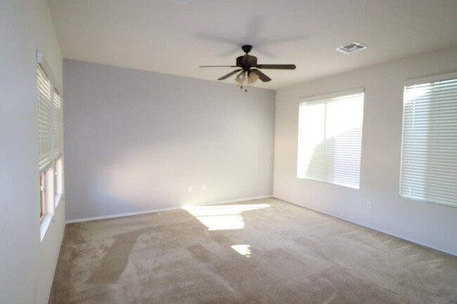 Building Photo - Sierra Morado 3 bedroom 2.5 Bath Home on a...