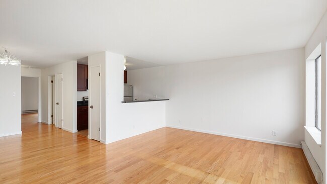 Building Photo - 2711 Octavia St