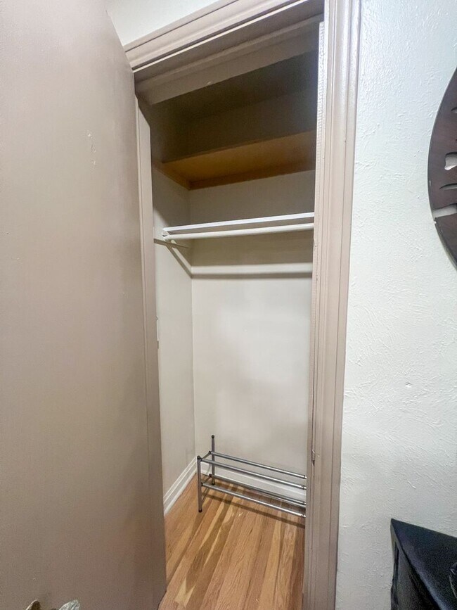 Building Photo - furnished full rental for 4 months in the ...