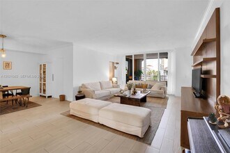 Building Photo - 735 Crandon Blvd