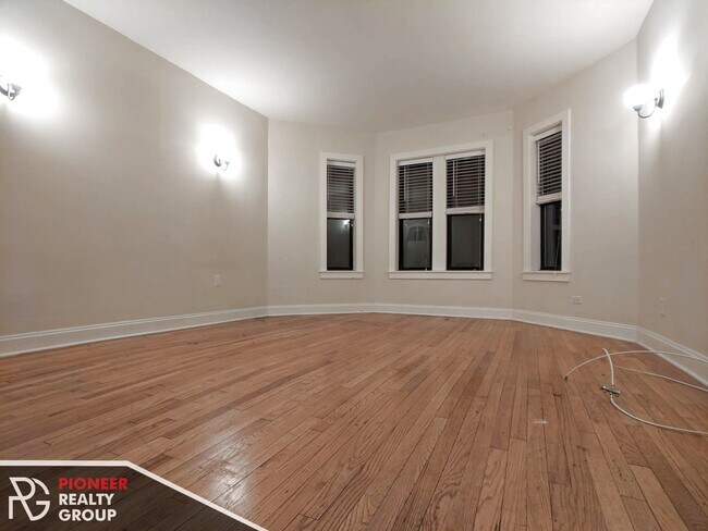 Foto del edificio - 4038 N Ashland Ave