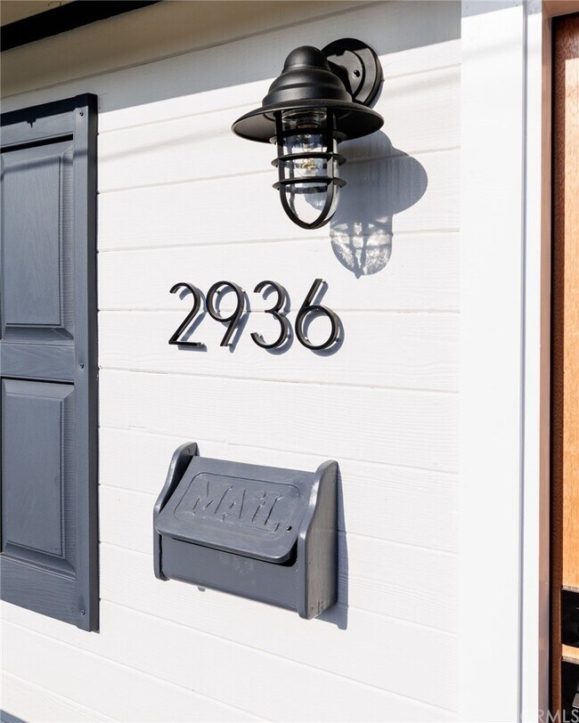 Foto del edificio - 2936 S Denison Ave