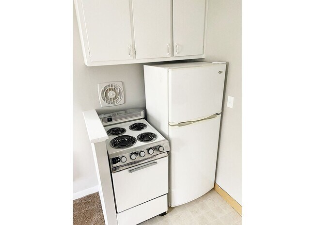 Building Photo - 249 Senator Pl