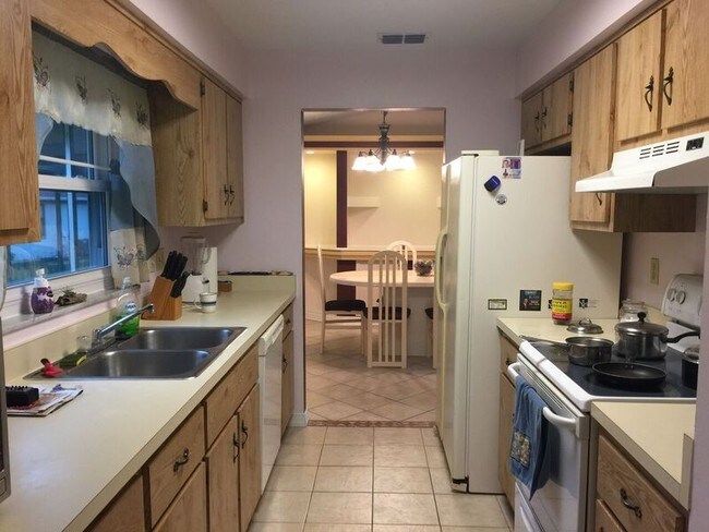 Building Photo - 3/2/2 in Belleview