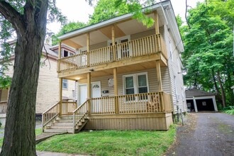 Building Photo - 107 Bristol Pl