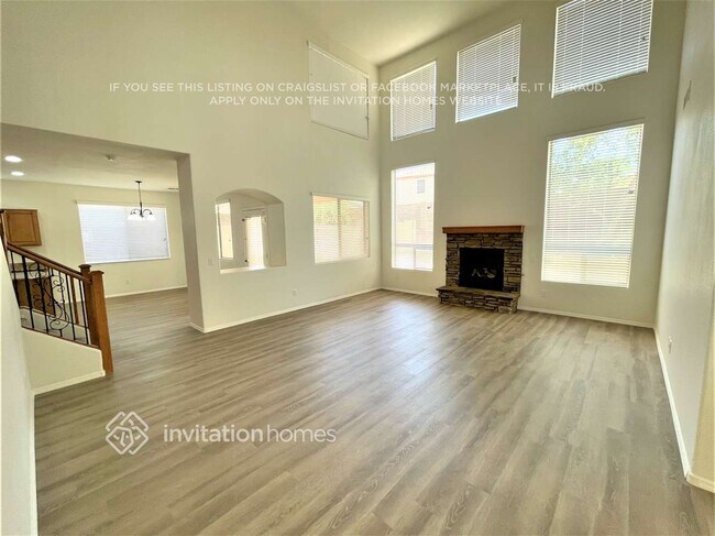 Building Photo - 2226 W Dale Ln