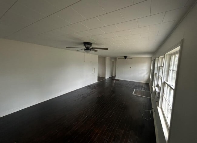 Building Photo - 408 S Highland Ave