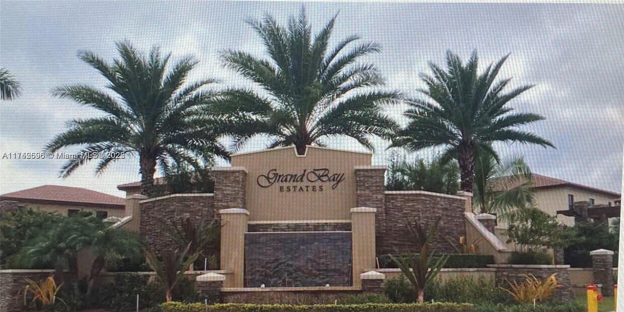 Foto principal - 8756 NW 98th Ave