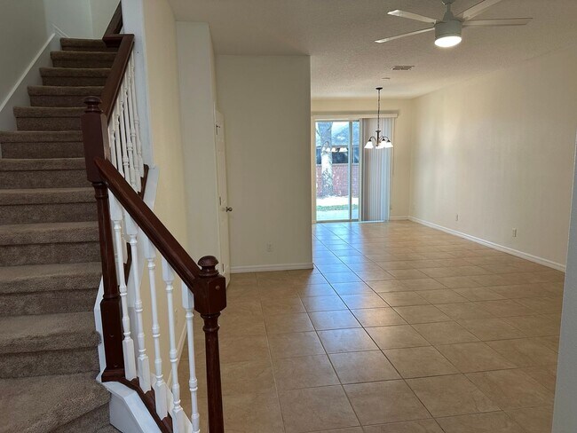Foto del edificio - 3 Bedroom, 2.5 Bath Townhome in Gated Sanford Community – Pet Friendly