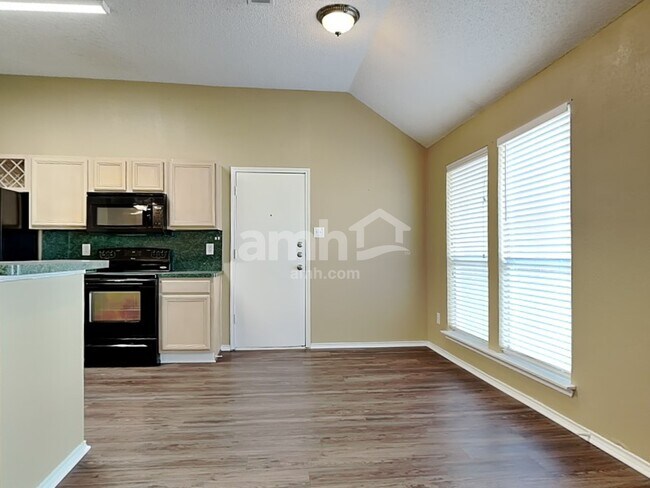 Foto del edificio - 201 Parkway Ct