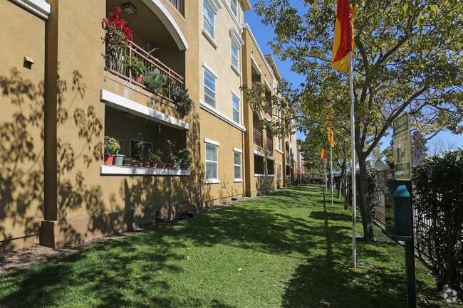 Building View - Harbor Grove Apartments