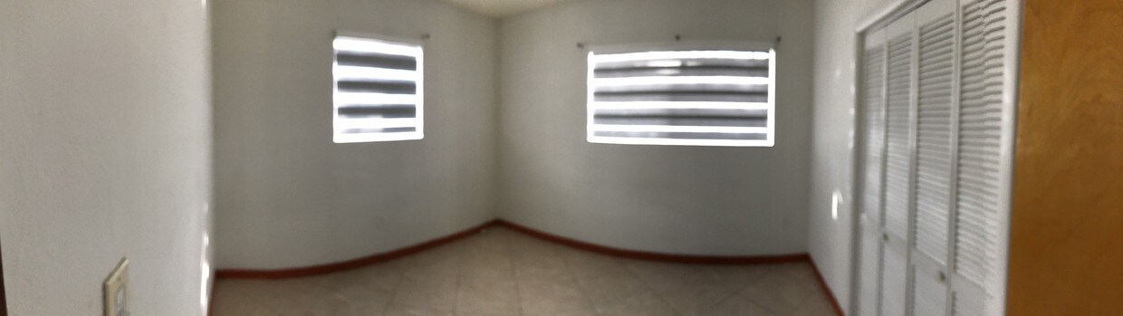 Foto principal - 3061 SW 11th St