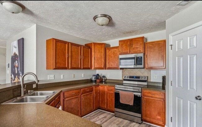 Building Photo - 362 Broad Dr