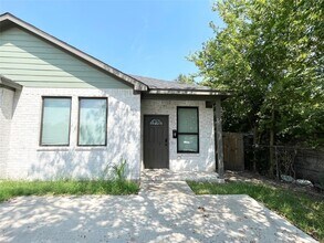 Building Photo - 5121 Southwind St