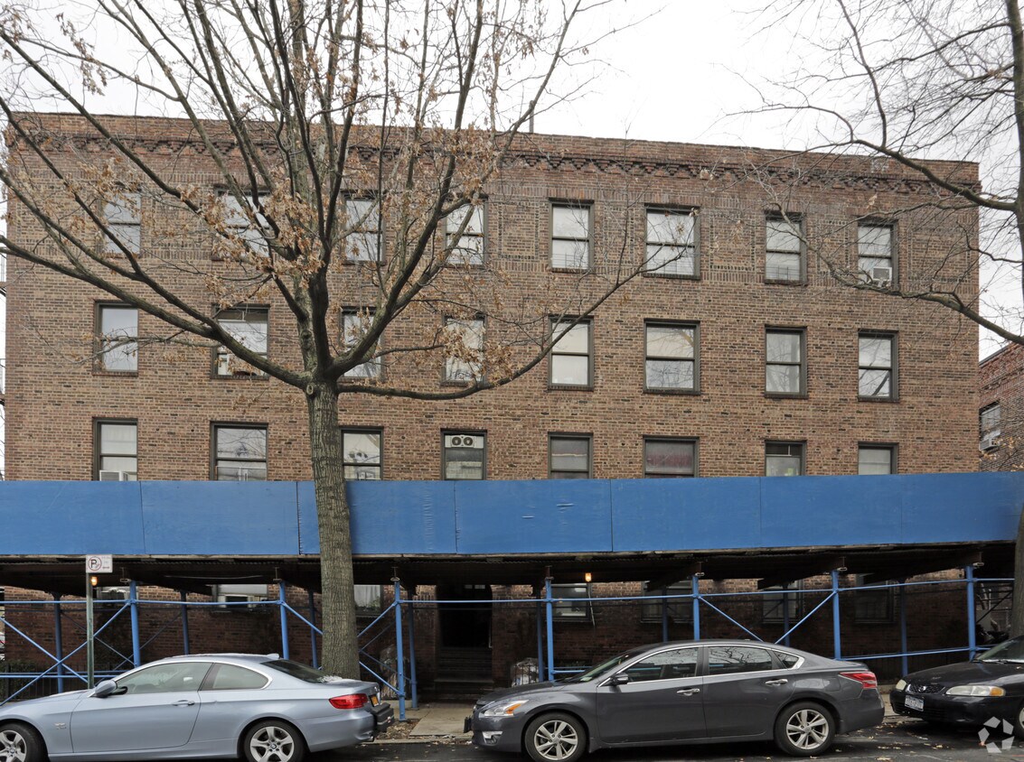 43-05 47th - 47-12 43rd Ave