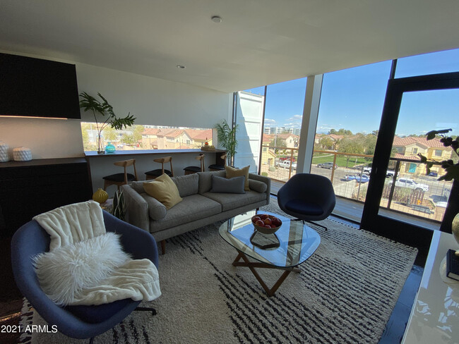 Foto del edificio - 1436 S Terrace Rd
