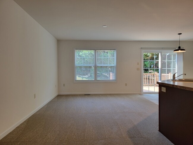 Building Photo - 402 Mount Olive Ln