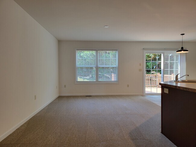 Foto del edificio - 402 Mount Olive Ln