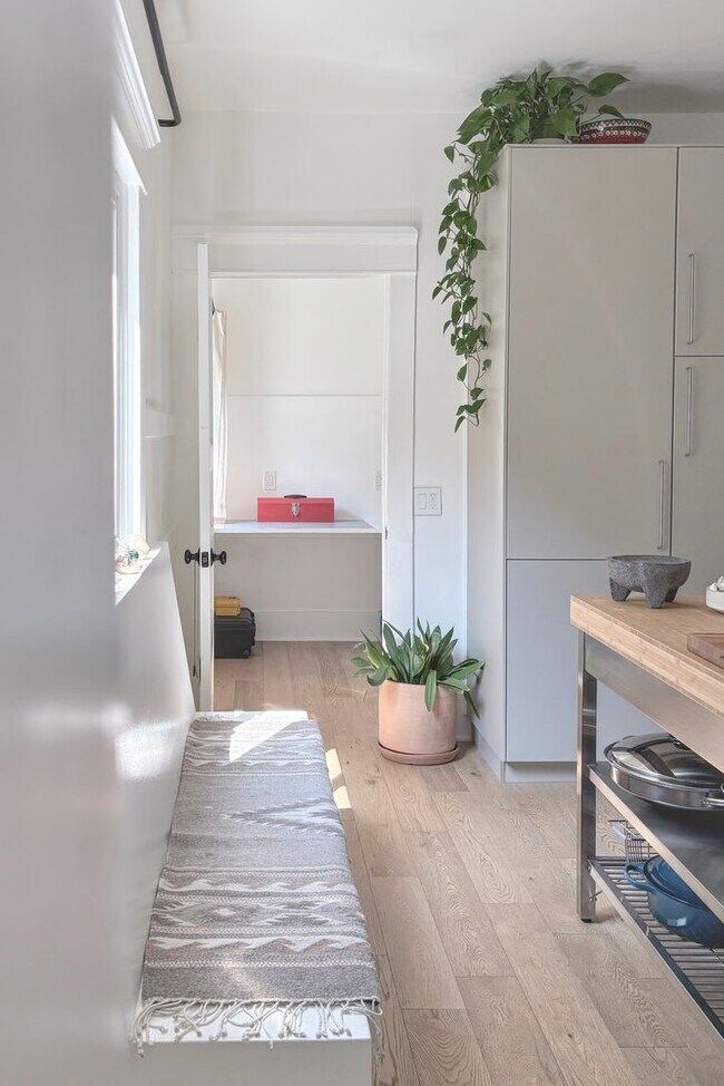 Foto del edificio - 1387 Allison Ave