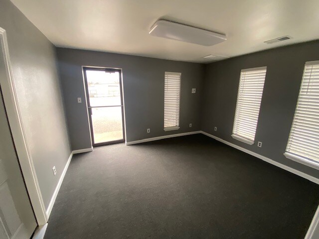 Building Photo - 218 Lemmuel Dr