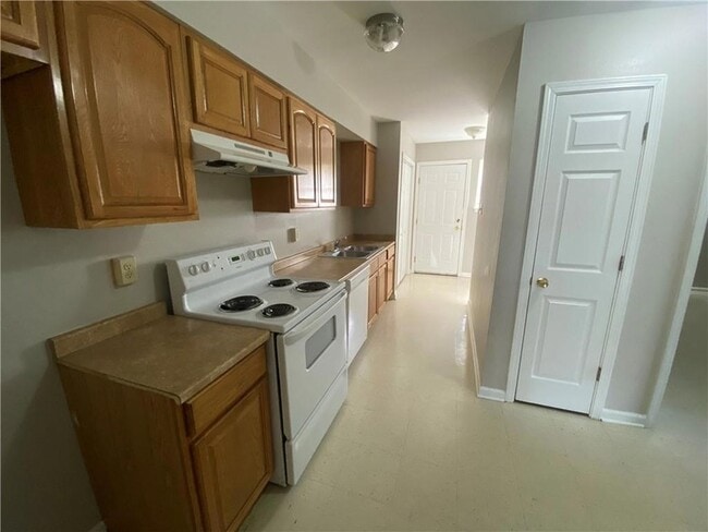 Building Photo - 9016 Amour Dr