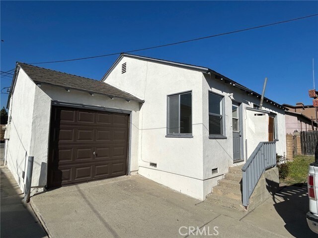 Building Photo - 208 W Electric Ave
