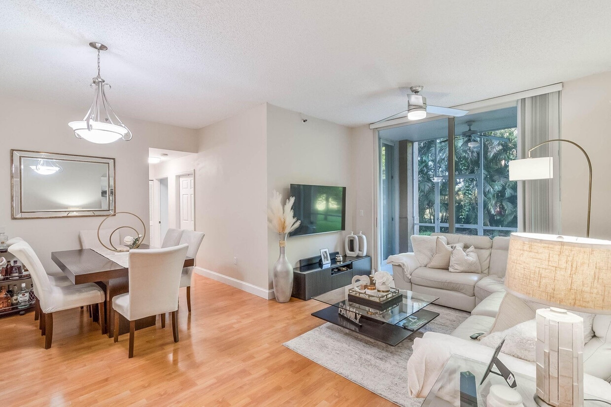 Foto principal - 9755 NW 52nd St