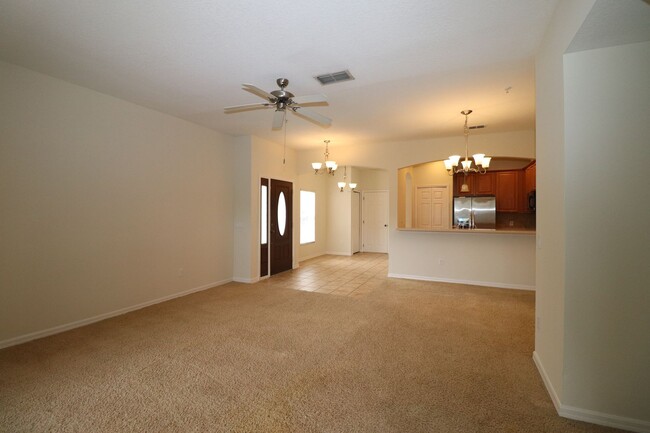 Foto del edificio - Town home 2 story, 3/2.5/1 backing up to T...