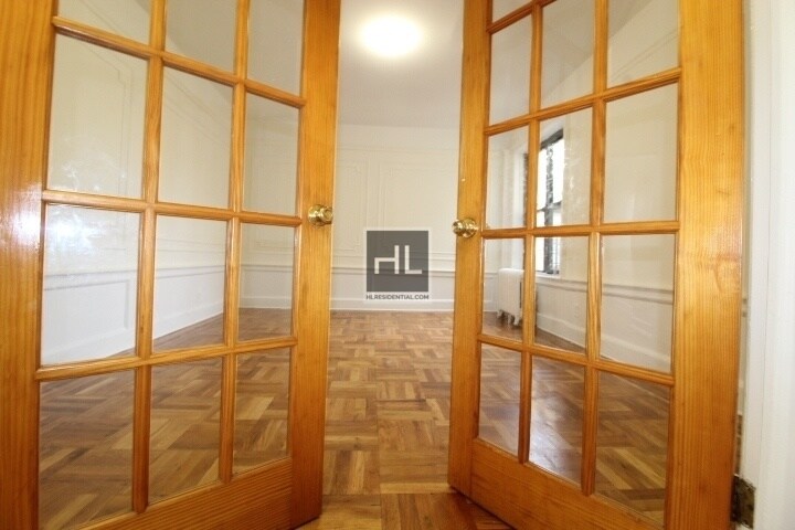 Primary Photo - 18 AVENUE