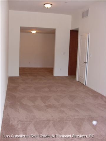 Foto del edificio - 17168 Newhope St