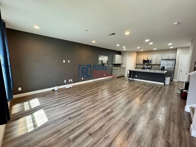 Building Photo - 16015 E Bolling Dr